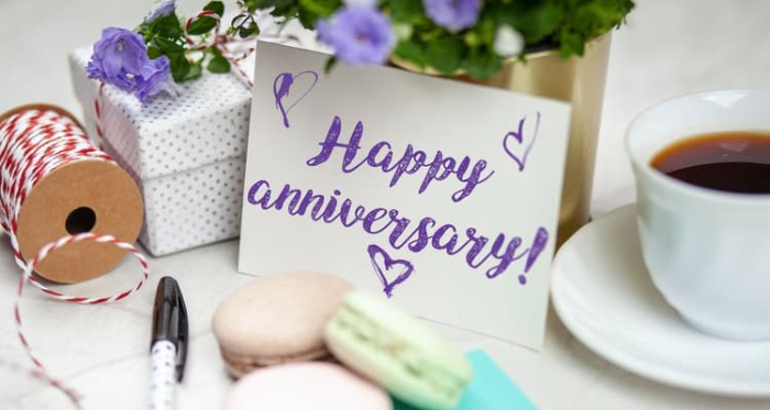 Anniversary Gift Ideas for Parents to Celebrate Their Marriage