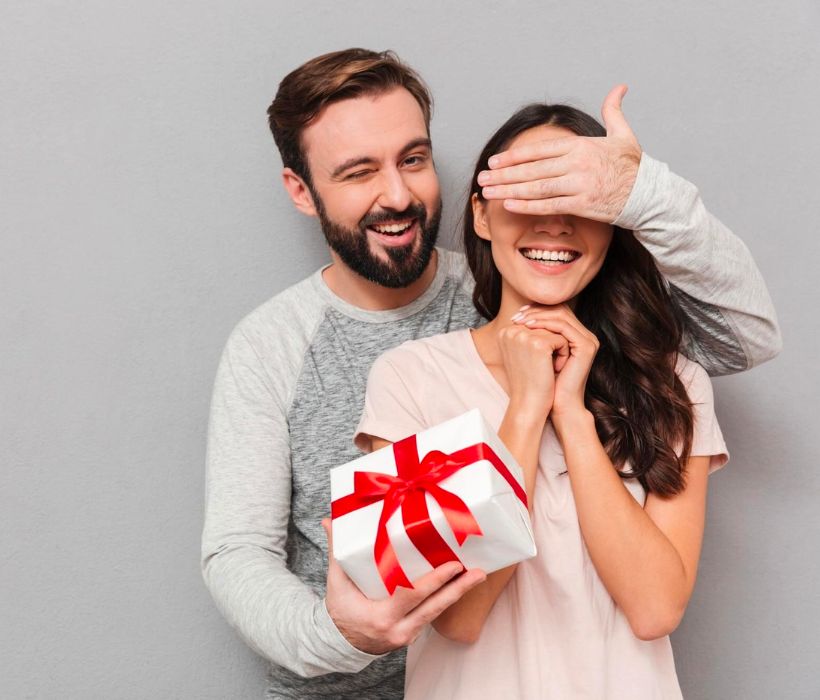Expressing Your Love with Best Anniversary Gift Ideas for Her