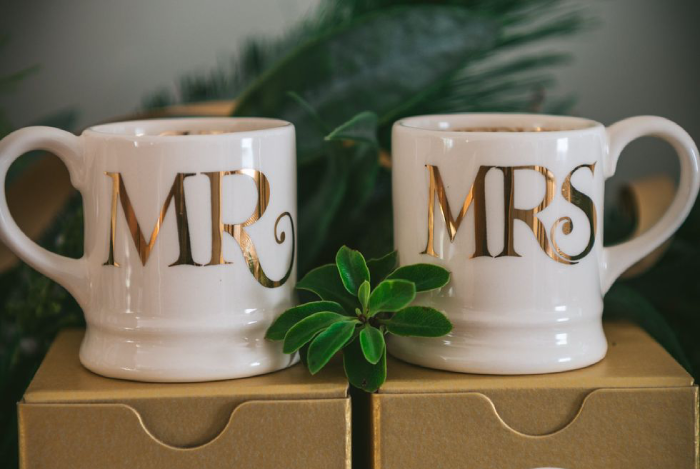 Trending and Luxurious Wedding Gift Ideas for Couple