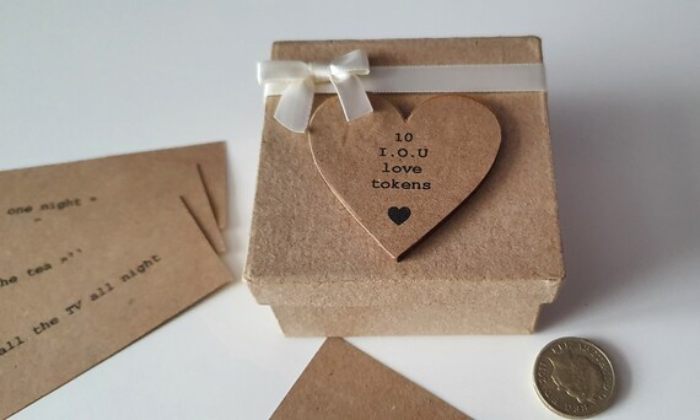 33 Ideas for First Wedding Anniversary Gift for Wife