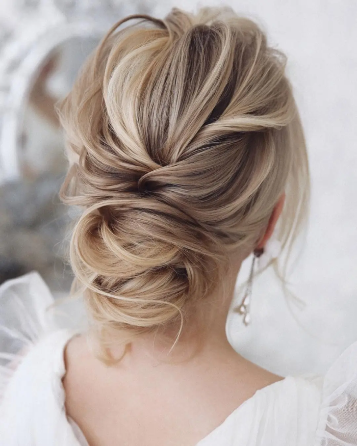 Timeless and Classic Wedding Hairstyles for Bridesmaid