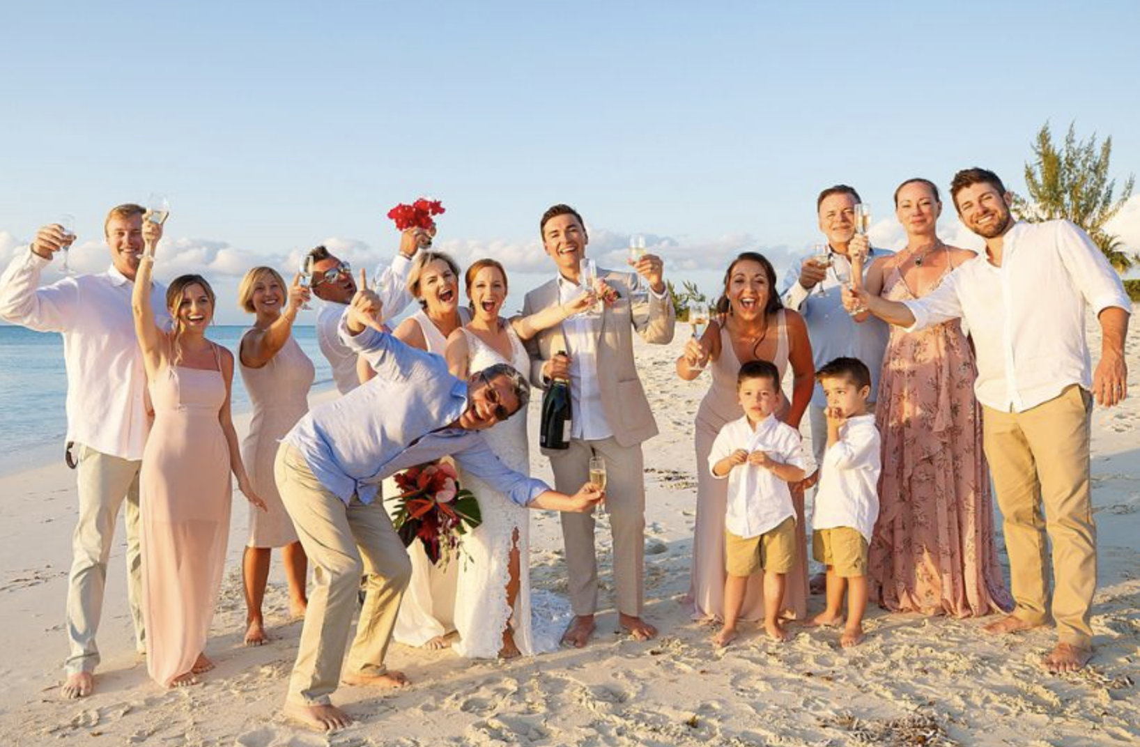 Dos and Don'ts for Beach Wedding Guest Attire