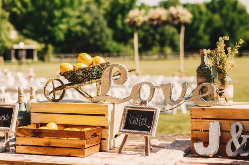fall wedding table ideas for wedding on a farm