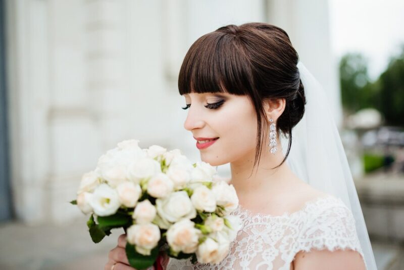 wedding hairstyles for thin hair with bangs