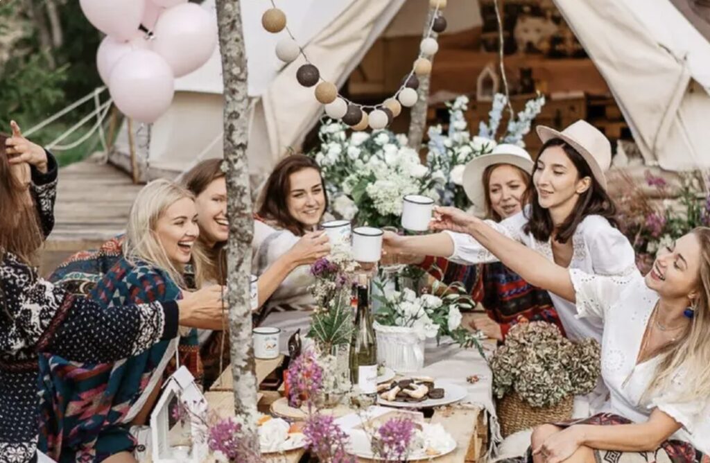 tips to make classy hen party decorations perfectly