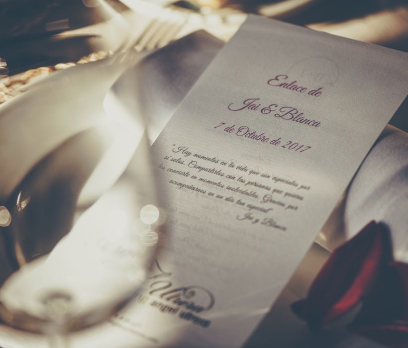 Tips on What to Write in a Wedding Card UK
