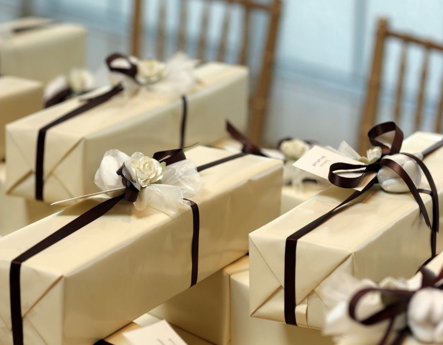 Experience Gifts to Give Guests at A Wedding: Creating New Memories