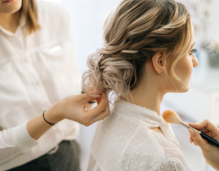 How to Achieve Vintage Style Wedding Hairstyles