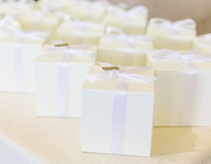 Tips for Presenting the Wedding Gift Ideas for Couples that Already Live Together
